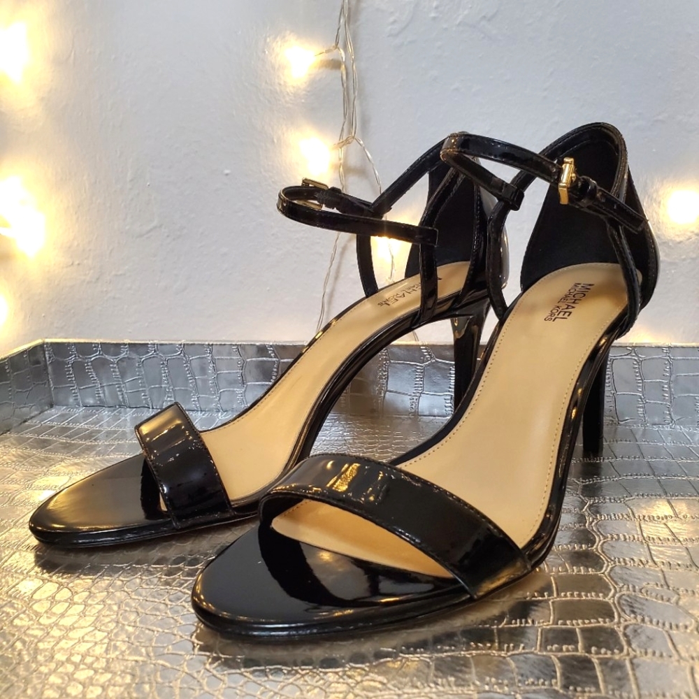 MICHAEL Michael Kors Simone Mid Sandal Black Patent Size 8.5
